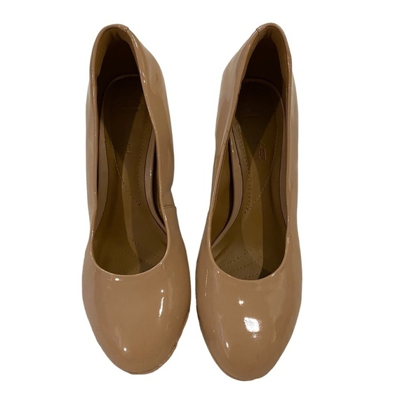 Clark's Collection Cushion Soft High Heels. Beige. Sz 8 - Picture 1 of 9